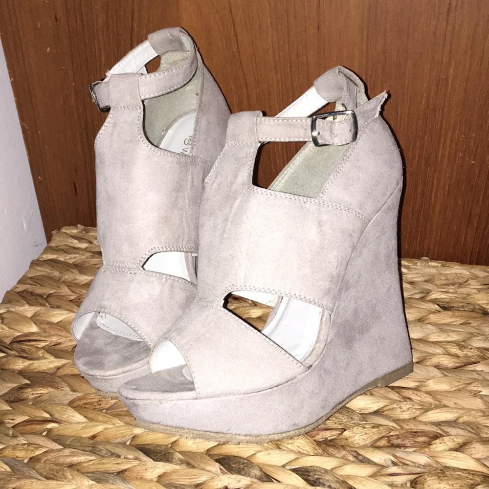 🤍Platform Wedges🤍